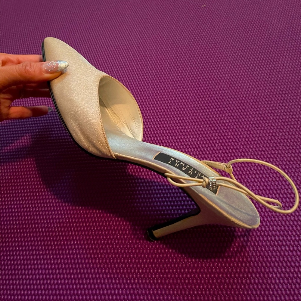 Stuart Weitzman’s slingback pumps in magic oyster sparkle lame ✨